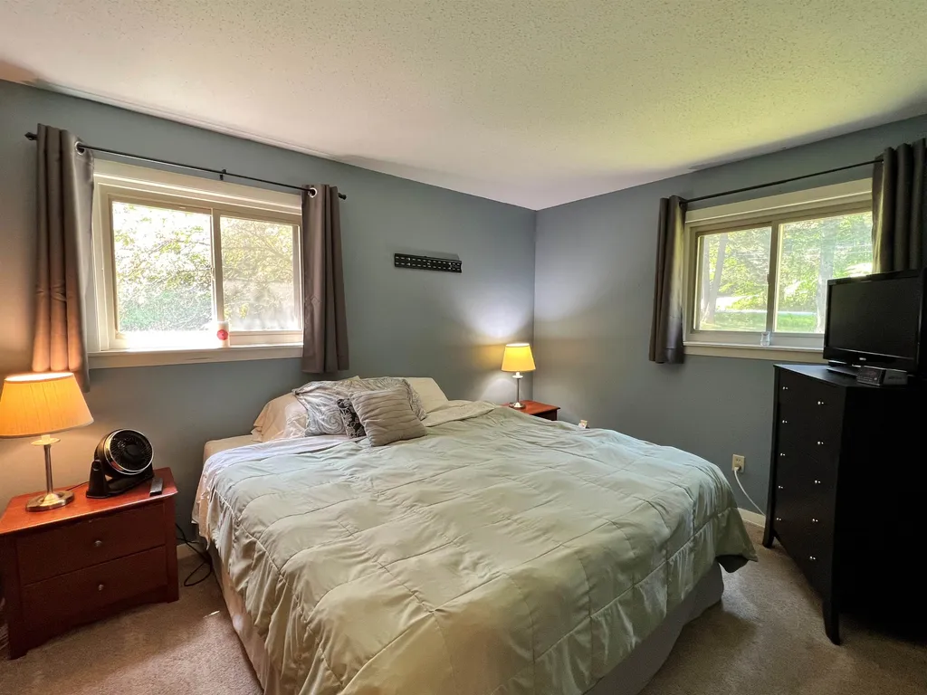 41 Morrill Bend Hartford VT 05059