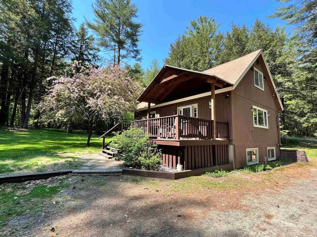 41 Morrill Bend Hartford VT 05059