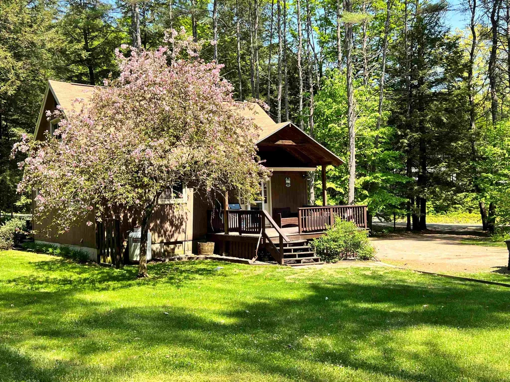 41 Morrill Bend Hartford VT 05059
