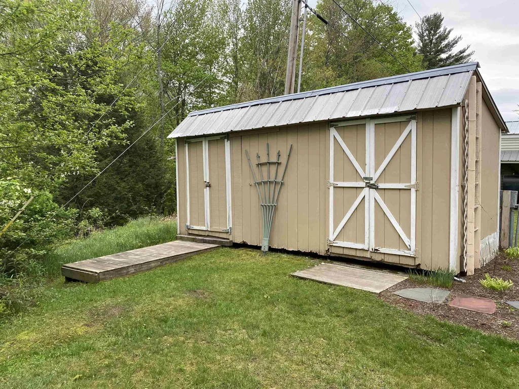 220 Redwood Drive Hyde Park VT 05655