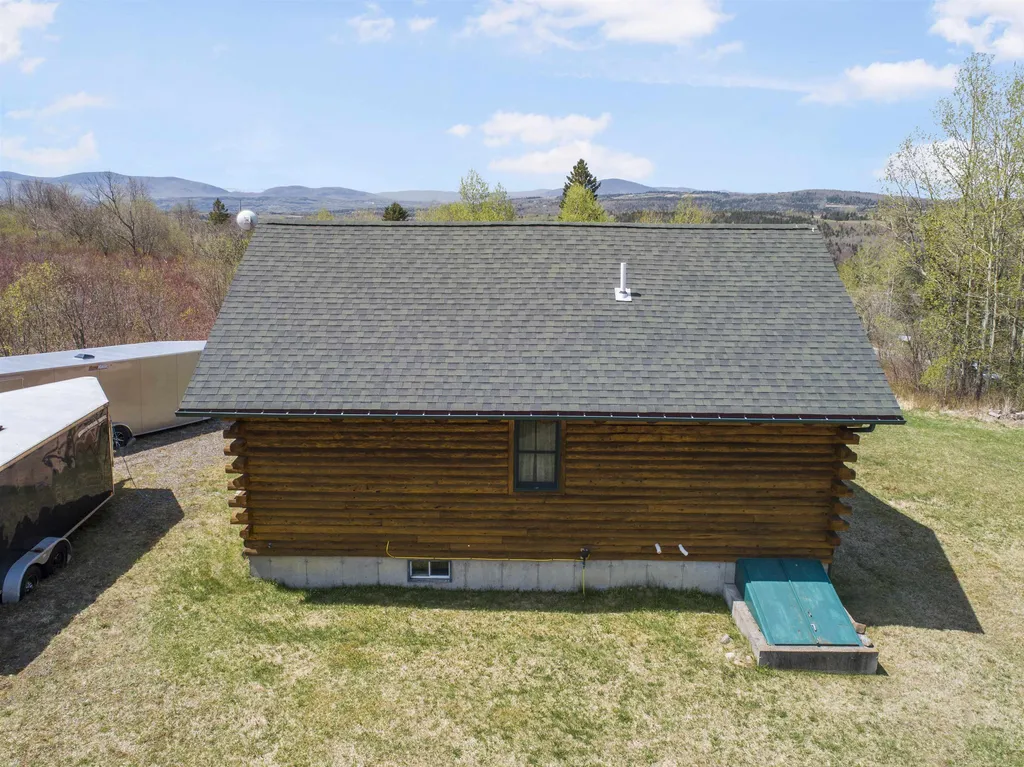 706 Diamond Pond Road Colebrook NH 03576