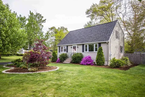 21 Lou Avenue Salem NH 03079