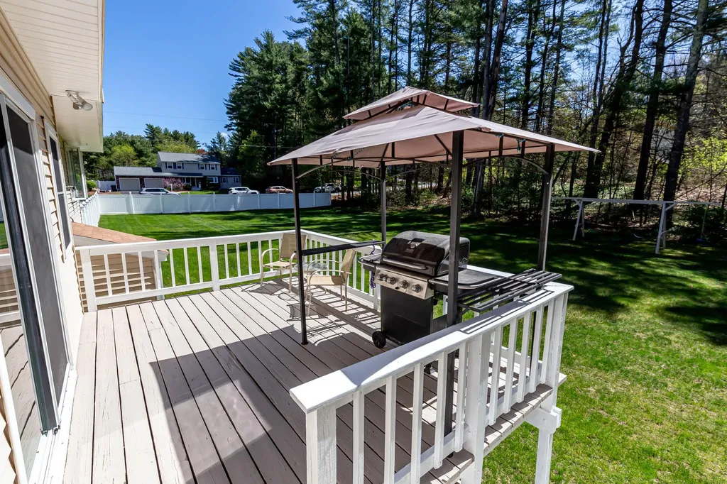 108 South Road Londonderry NH 03053
