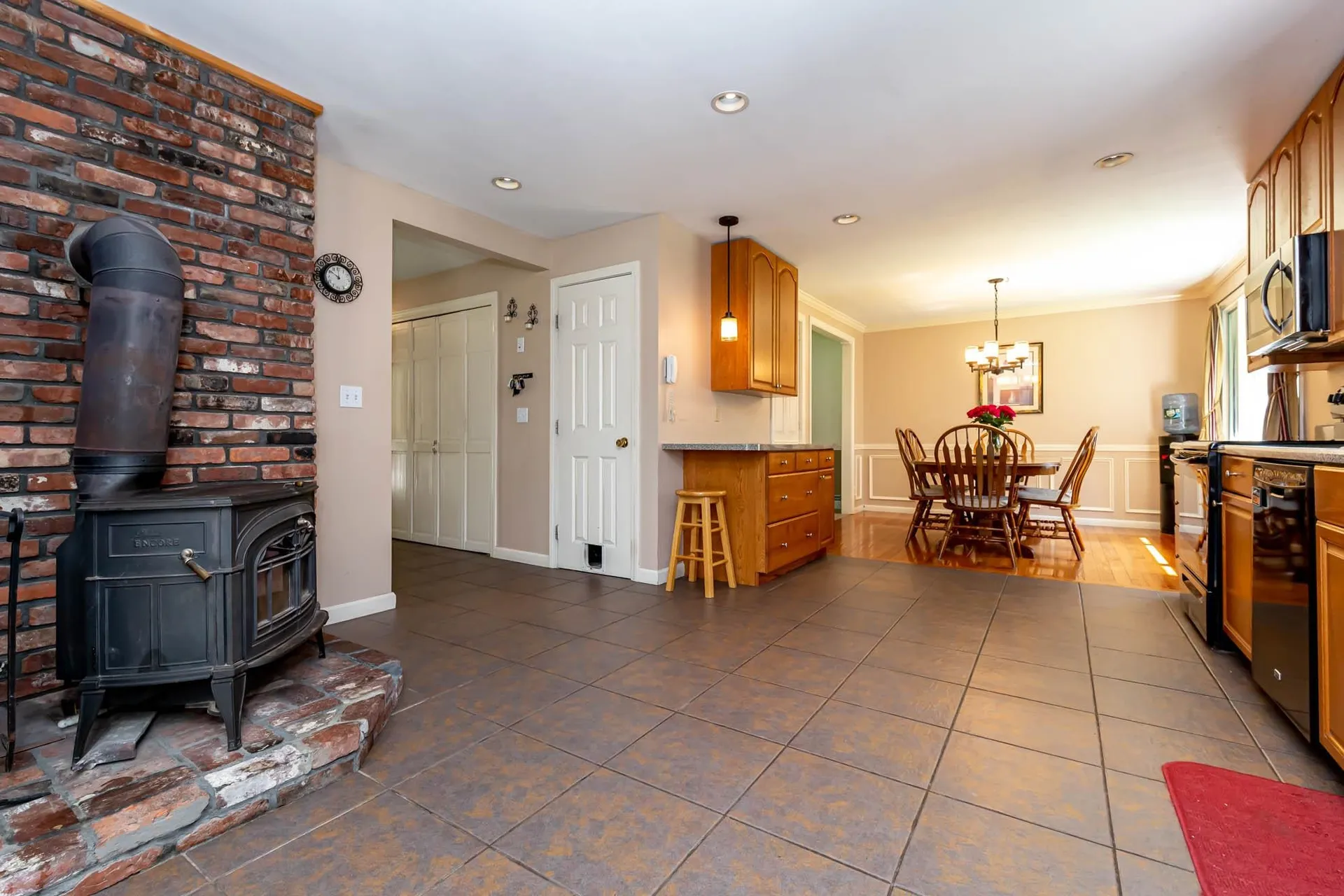 108 South Road Londonderry NH 03053