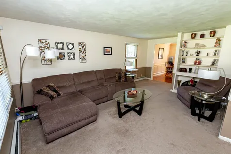 108 South Road Londonderry NH 03053