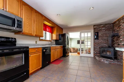 108 South Road Londonderry NH 03053