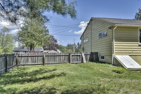 5 W Diane Drive Keene NH 03431