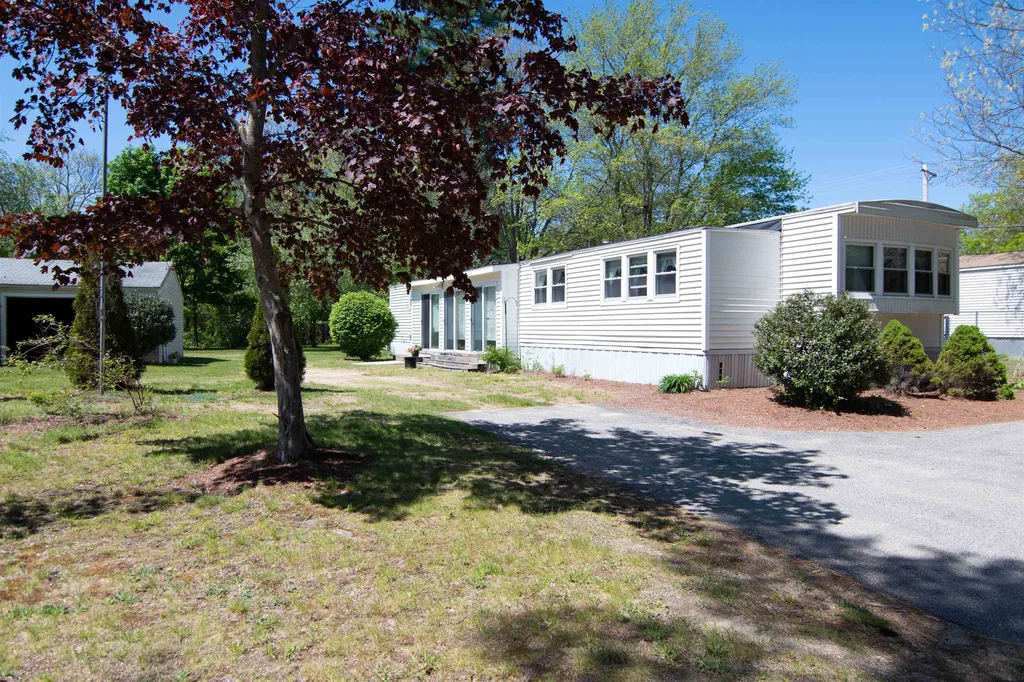 97 Prescott Road Raymond NH 03077