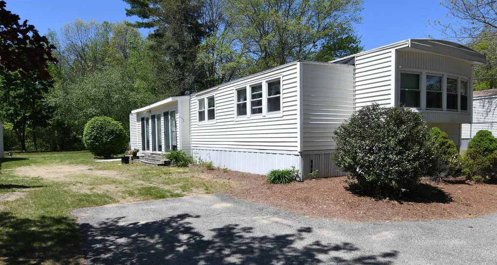 97 Prescott Road Raymond NH 03077