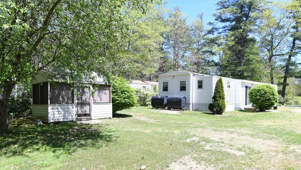 97 Prescott Road Raymond NH 03077