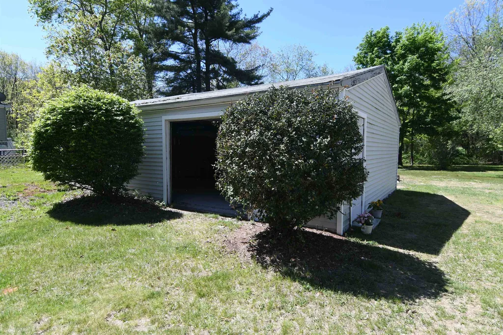 97 Prescott Road Raymond NH 03077