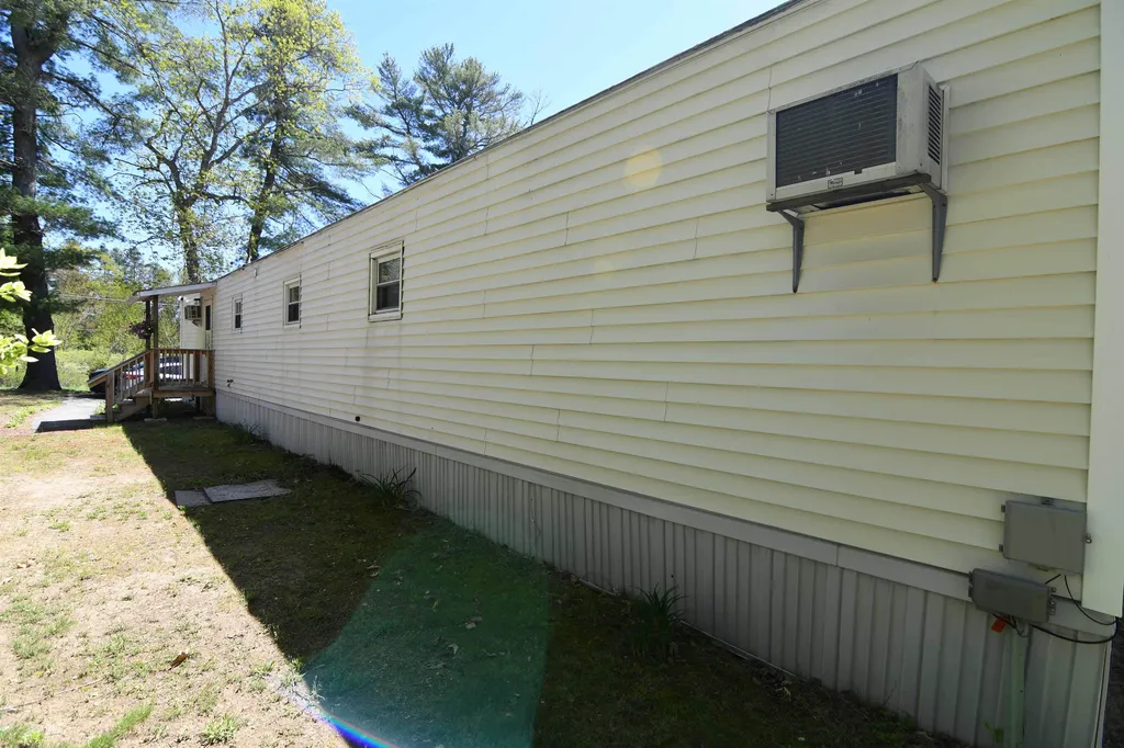 97 Prescott Road Raymond NH 03077