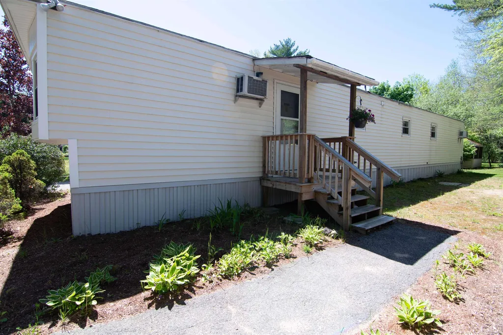 97 Prescott Road Raymond NH 03077
