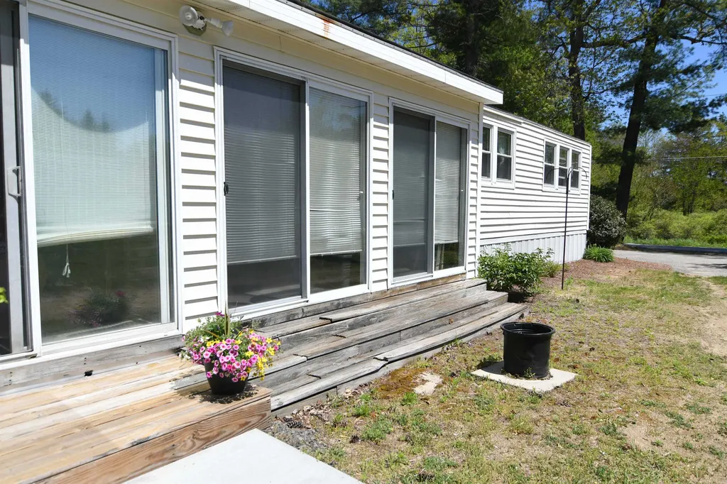 97 Prescott Road Raymond NH 03077