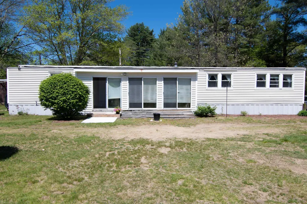 97 Prescott Road Raymond NH 03077