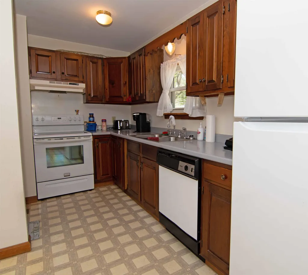 97 Prescott Road Raymond NH 03077