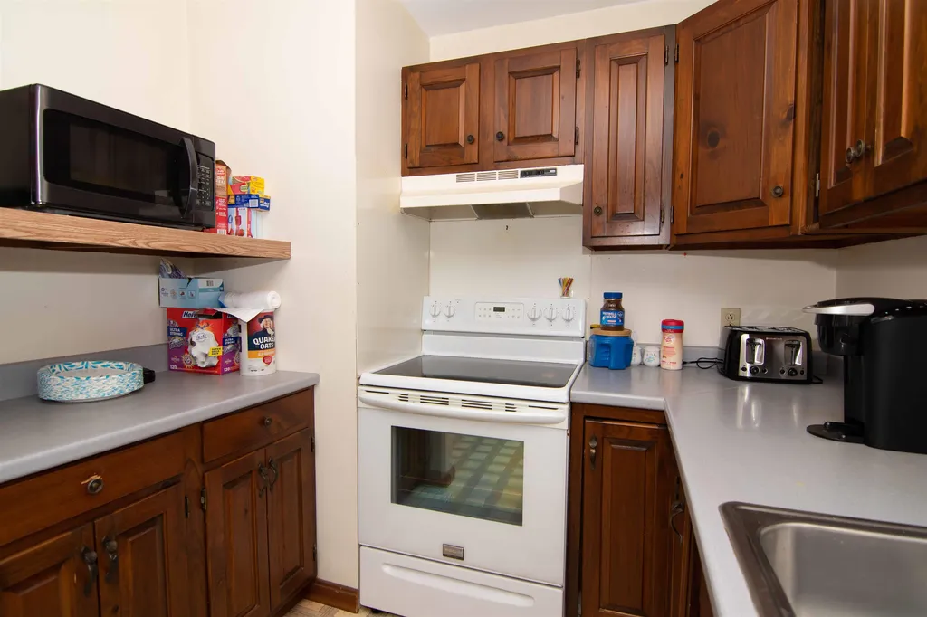 97 Prescott Road Raymond NH 03077