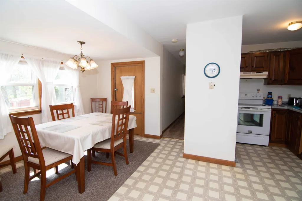 97 Prescott Road Raymond NH 03077