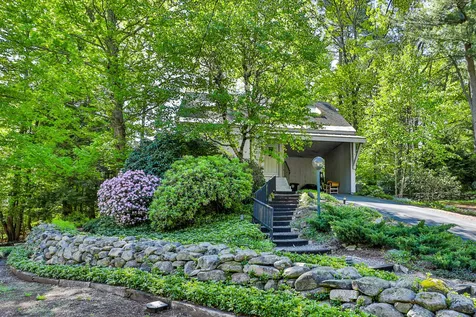 3 Duchess Road Nashua NH 03063