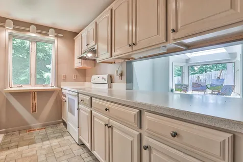 3 Duchess Road Nashua NH 03063