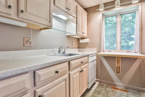 3 Duchess Road Nashua NH 03063