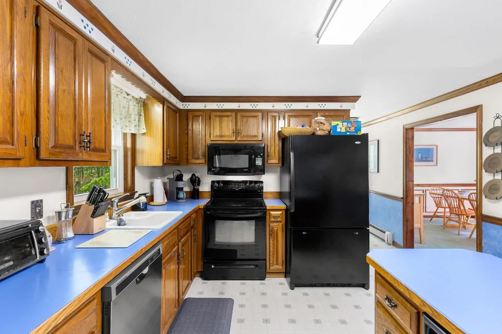 13 Hickory Road Hampstead NH 03841