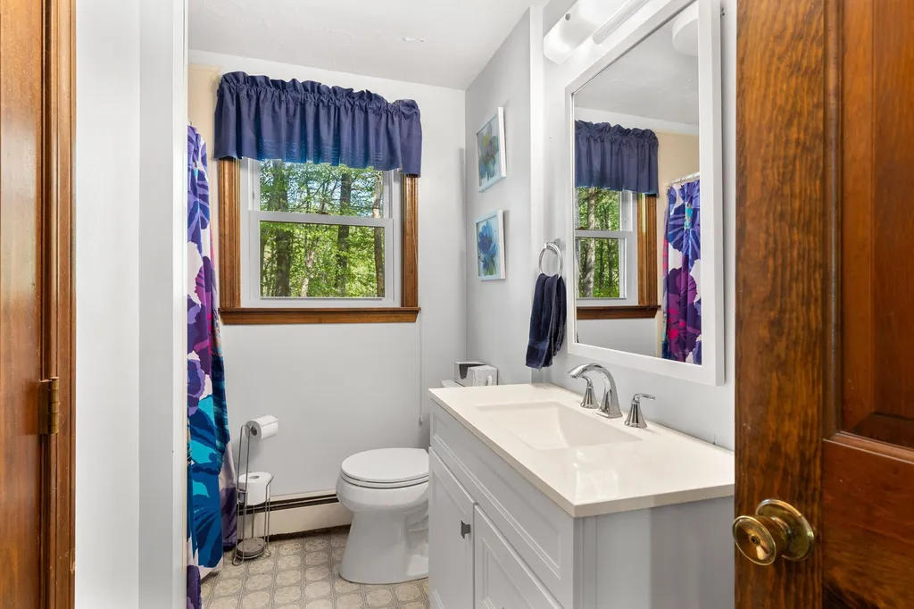 13 Hickory Road Hampstead NH 03841