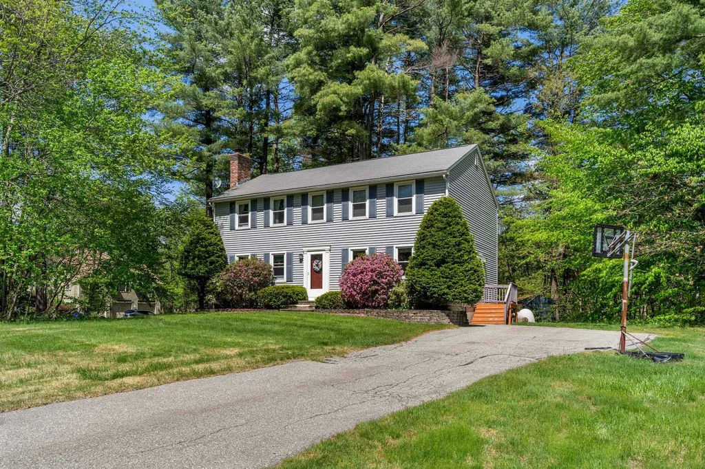 13 Hickory Road Hampstead NH 03841