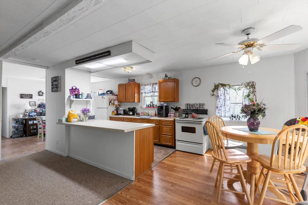 29 Cottage Lane Barrington NH 03825