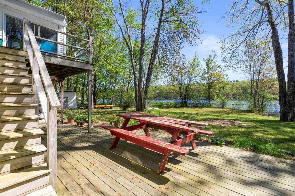 29 Cottage Lane Barrington NH 03825