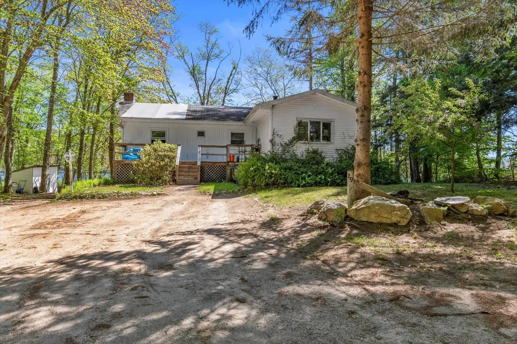 29 Cottage Lane Barrington NH 03825