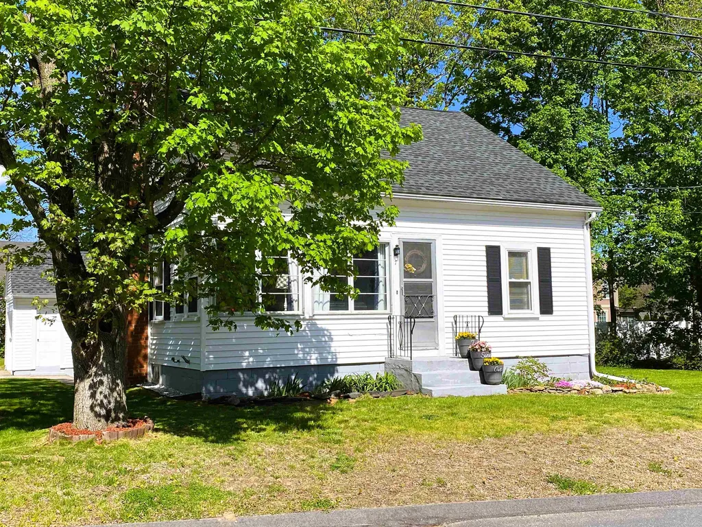 7 Swan Avenue Bedford NH 03110-5832