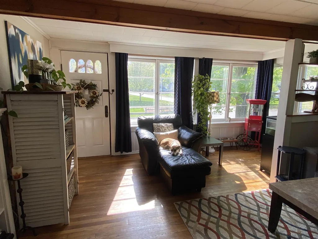 7 Swan Avenue Bedford NH 03110-5832