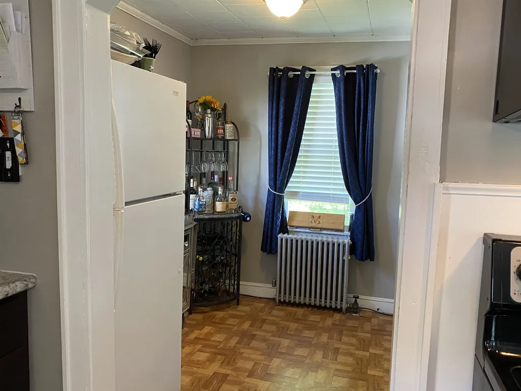 7 Swan Avenue Bedford NH 03110-5832