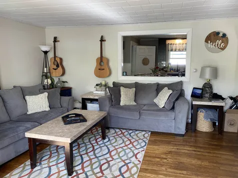 7 Swan Avenue Bedford NH 03110-5832