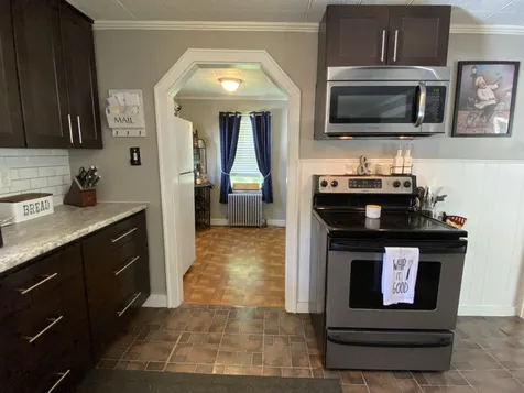 7 Swan Avenue Bedford NH 03110-5832
