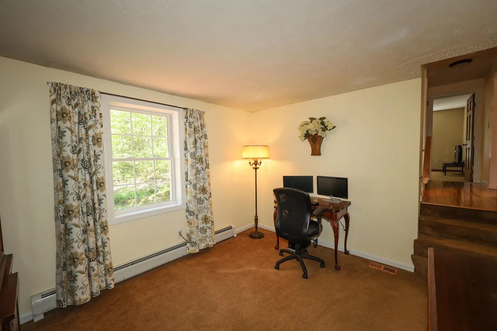 31 Cricket Lane Sandown NH 03873