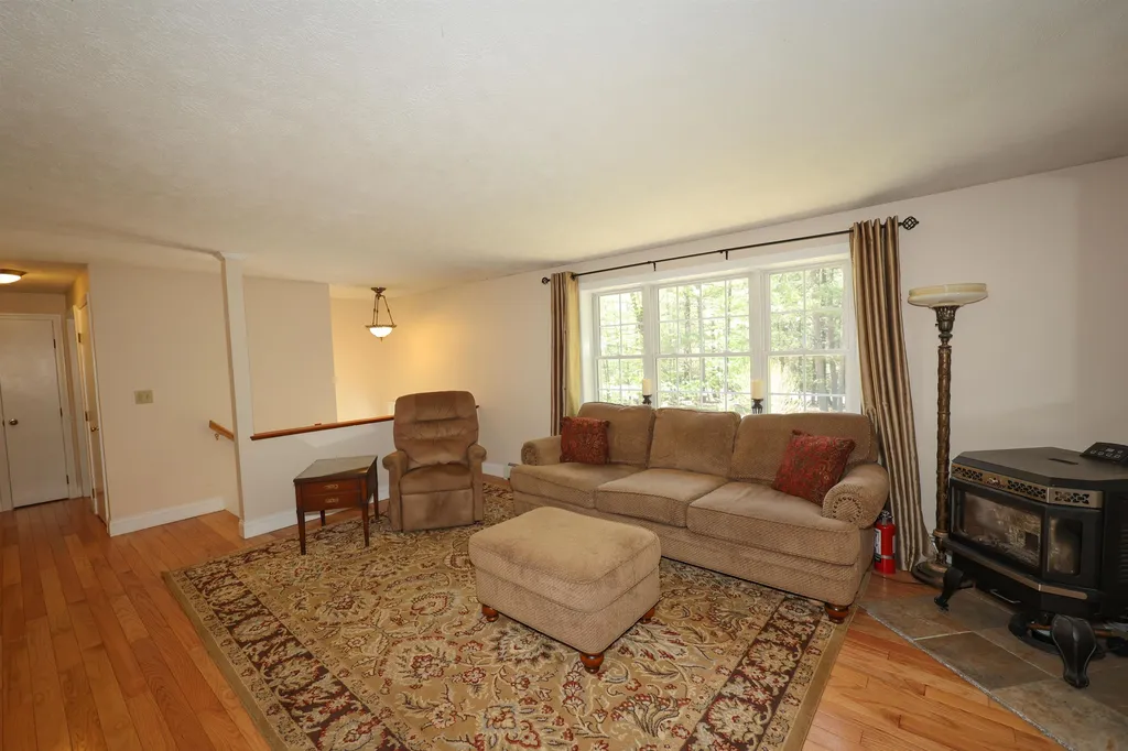 31 Cricket Lane Sandown NH 03873