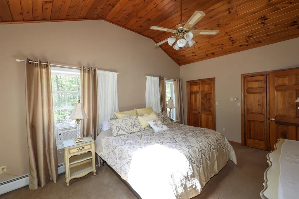 31 Cricket Lane Sandown NH 03873