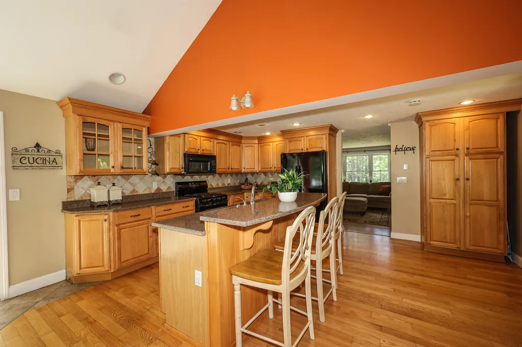 31 Cricket Lane Sandown NH 03873
