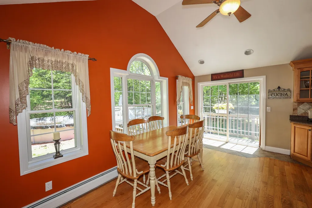31 Cricket Lane Sandown NH 03873