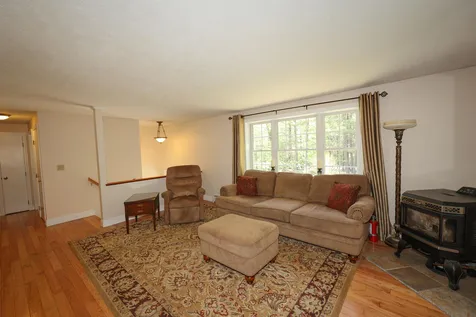 31 Cricket Lane Sandown NH 03873