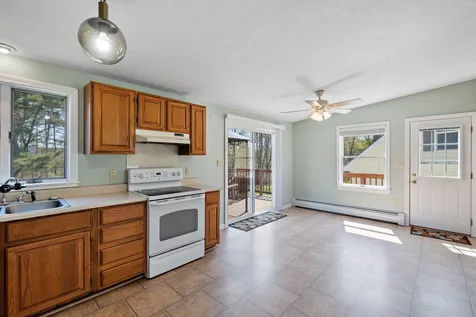 23 Molly Lane Pittsfield NH 03263