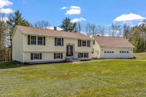 23 Molly Lane Pittsfield NH 03263