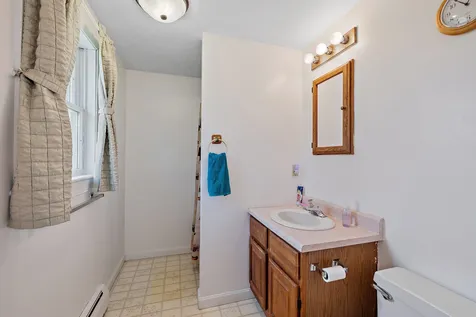 23 Molly Lane Pittsfield NH 03263