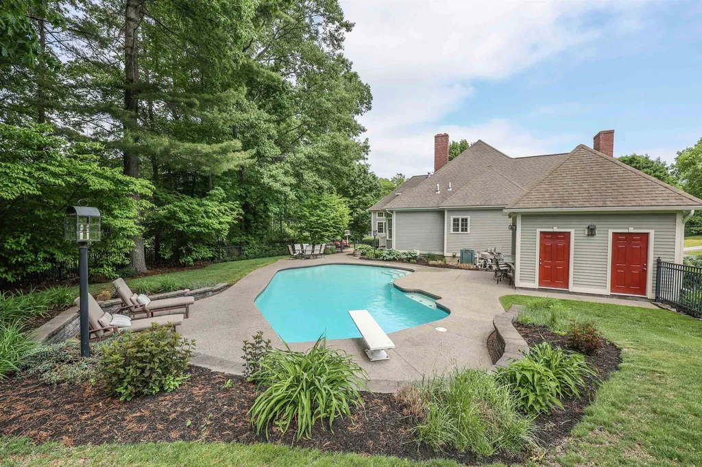 7 Golfview Road Windham NH 03087