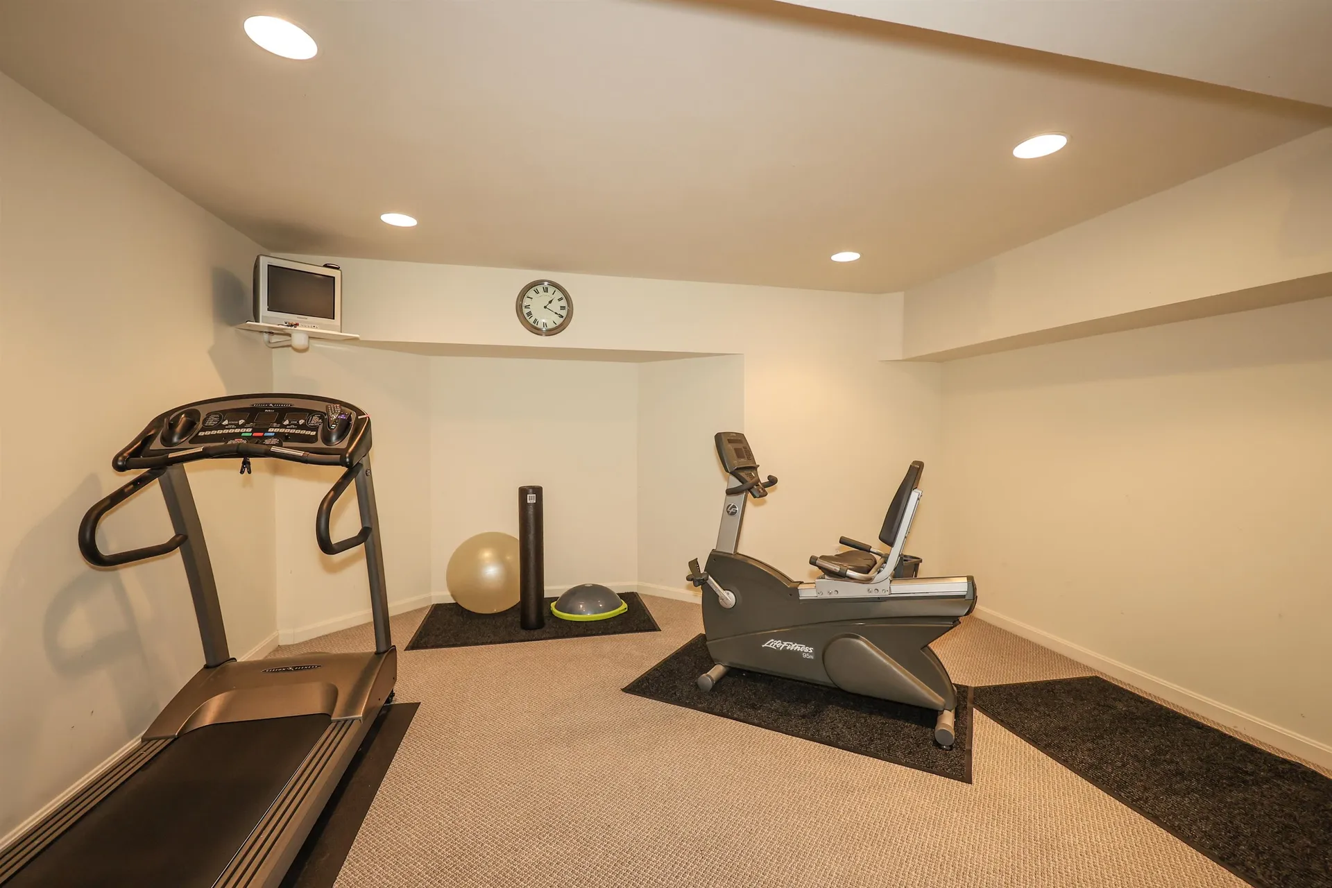 7 Golfview Road Windham NH 03087