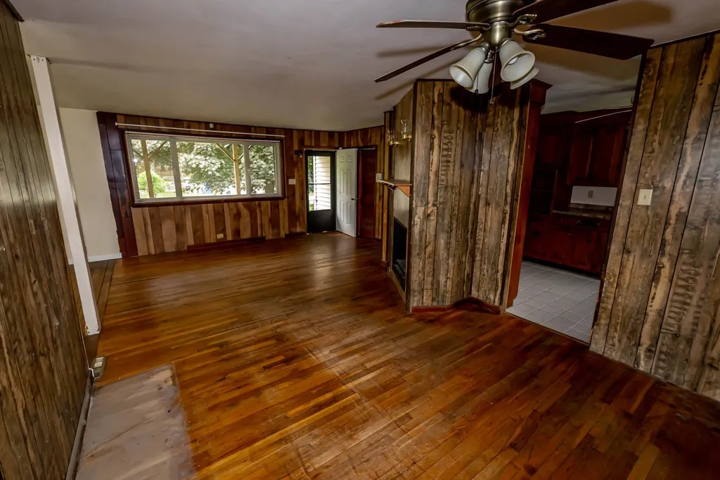 92 Hovey Road Londonderry NH 03053
