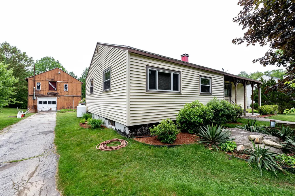 92 Hovey Road Londonderry NH 03053