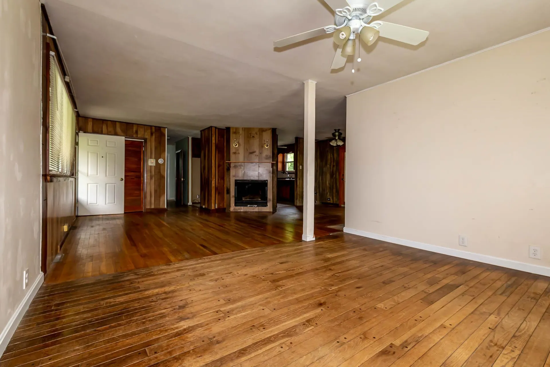 92 Hovey Road Londonderry NH 03053